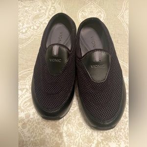 Vionic slip on shoes